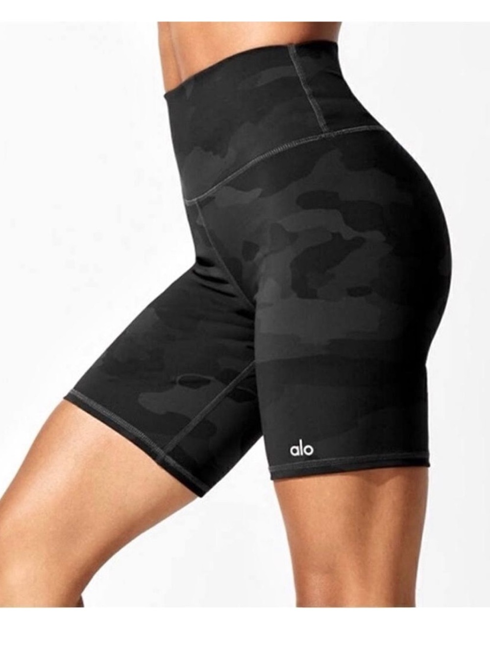 LIKE NEW Alo Yoga Biker Shorts Women's Size XS Black Camo High Waist Compression